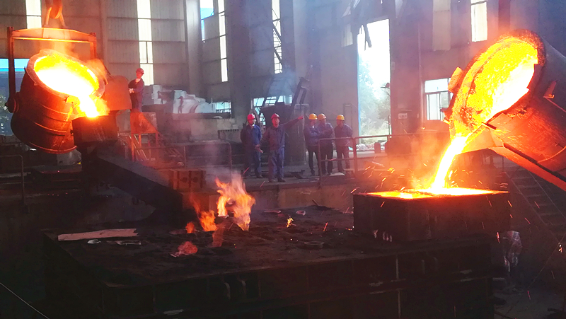 湘電長(cháng)泵 成功澆注30噸沅江泵體.jpg